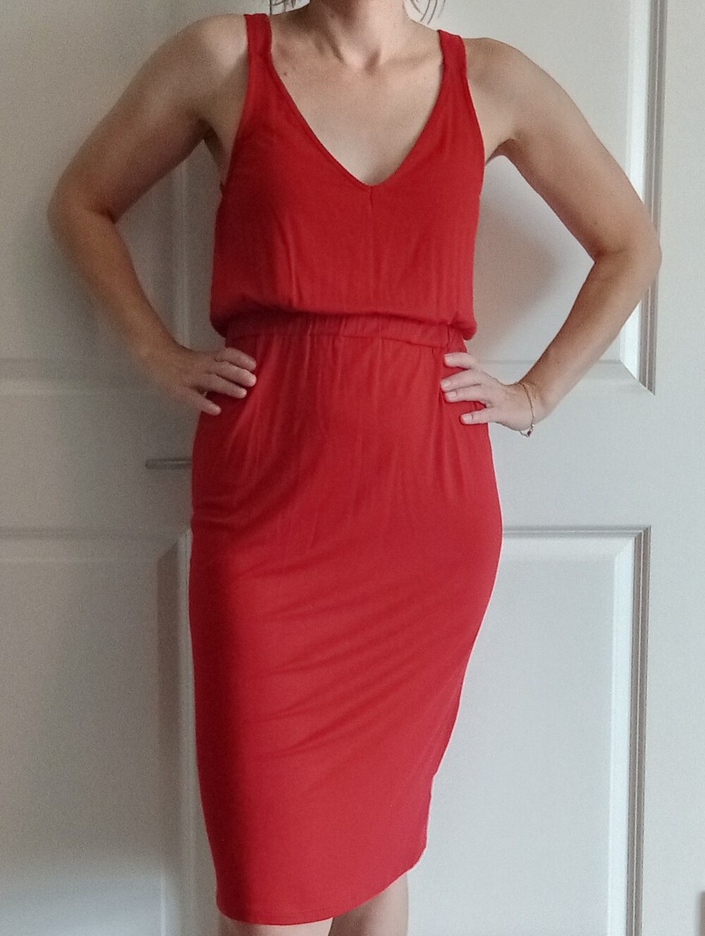 Red V-Neck Sleeveless Midi Dress